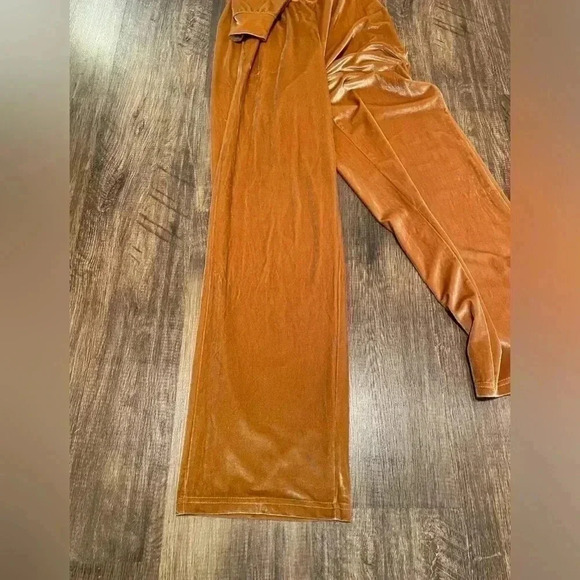 Fabletics jumpsuit size small gold velour long sleeve zip closure wide leg - Picture 8 of 9